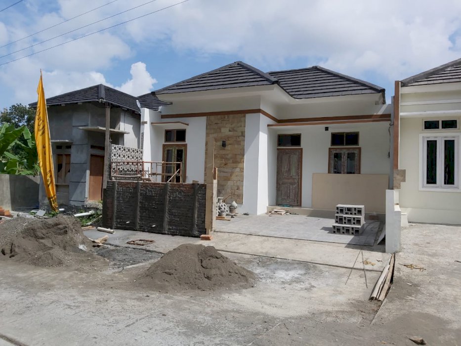 RUMAH DIJUAL 1 UNIT LAGI LB 45 LT 97 HARGA 495 JUTA, SHM, FREE DESAIN