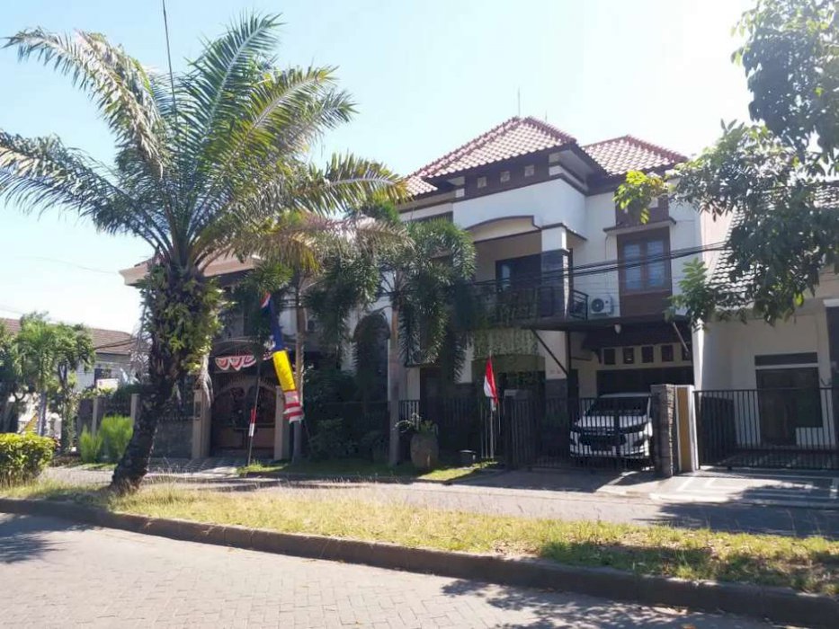 Dijual murah rumah di Puri indah Sidoarjo