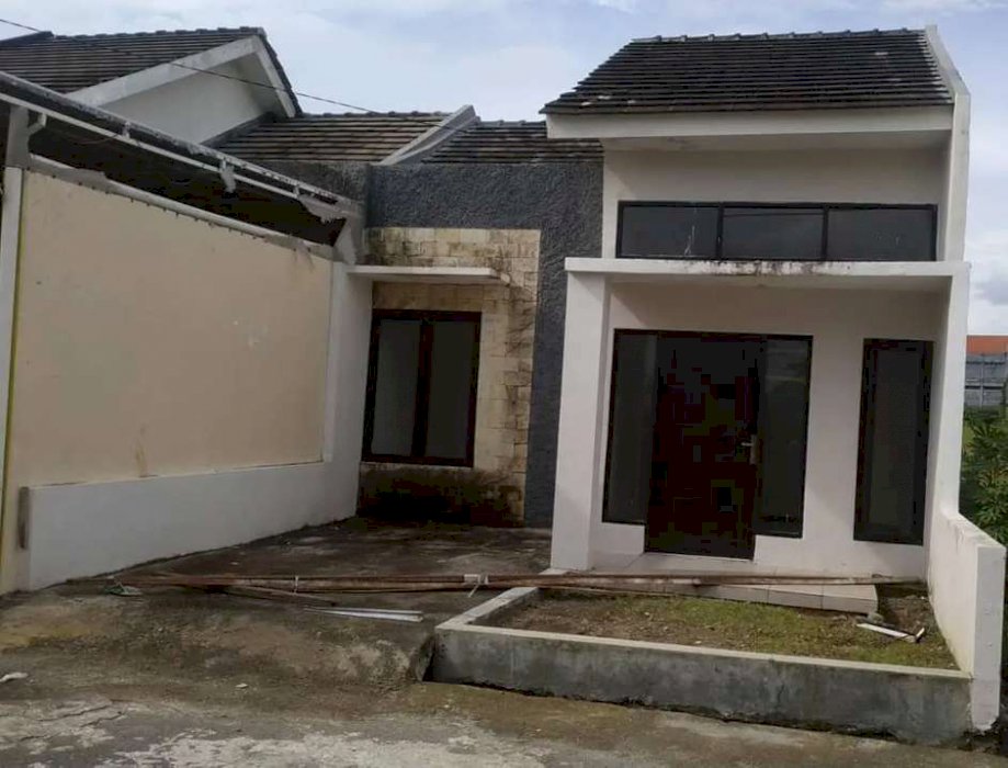 Dijual cepat rumah di graha Pratama Lakarsantri