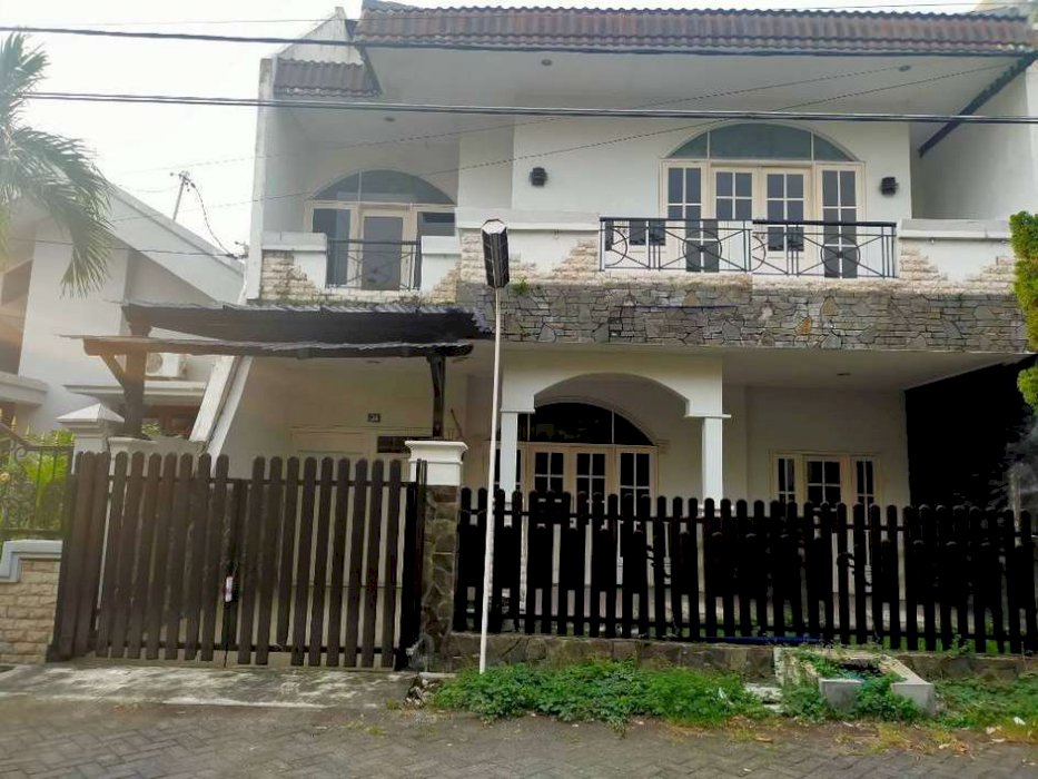 Rumah di Jalan Manyar Kertoadi Dekat MERR Galaxy Mall dan Pakuwon City