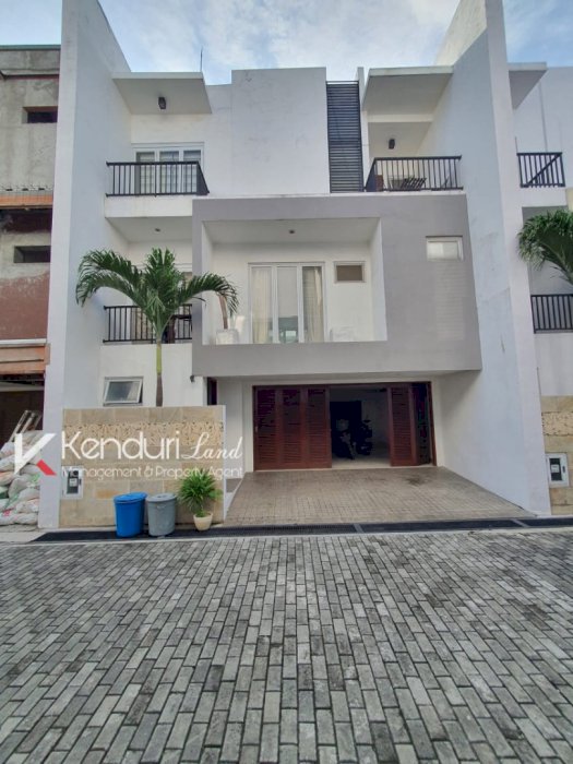 Town house Mewah di CIPETE Lokasi Sangat Strategis