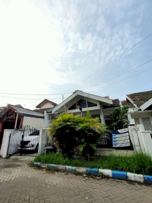 Dijual rumah siap huni di raya Juanda