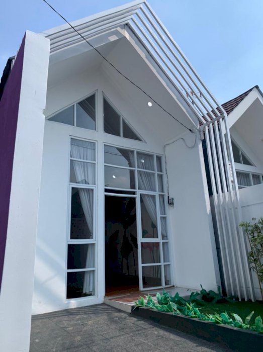 Dijual Rumah komersil DP 3 JT Desain Europe Green Rahayu 2 Setu BEKASI