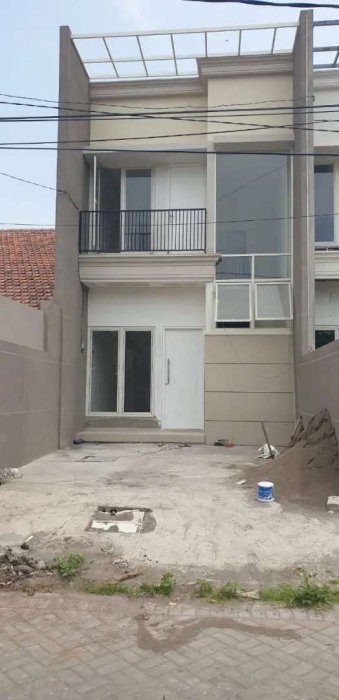 Dijual rumah baru di Tenggilis Mejoyo