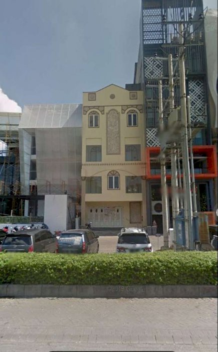 Dijual atau Disewakan Rumah Toko (Ruko) Di Pakuwon Square 5 Lantai Ada Lift SHM