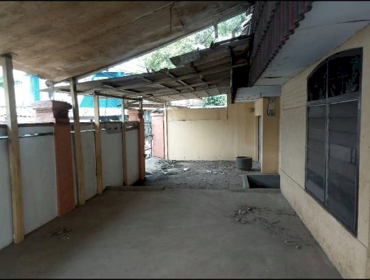 Rumah tua hook uk 15 x 16 di taman kota , jakarta barat murah sekali