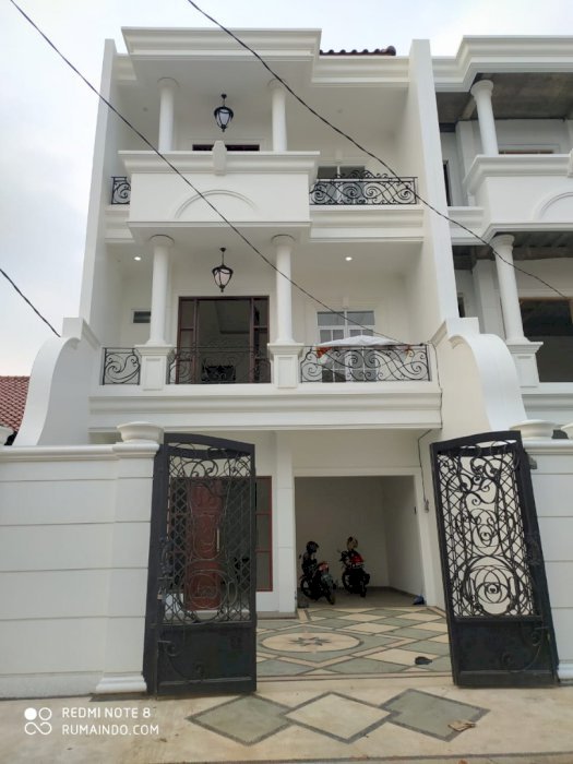 Dijual Rumah Mewah di Jln Kecapi Raya Jagakarsa Jakarta Selatan