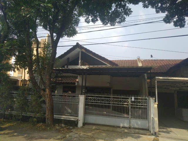 Rumah standar komplek di batununggal indah bandung