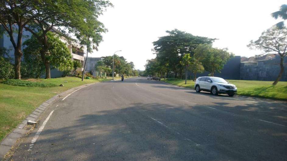 Tanah Kavling Bagus Sebelah Club House ROW Jalan 6 Mobil di Palm Beach Surabaya