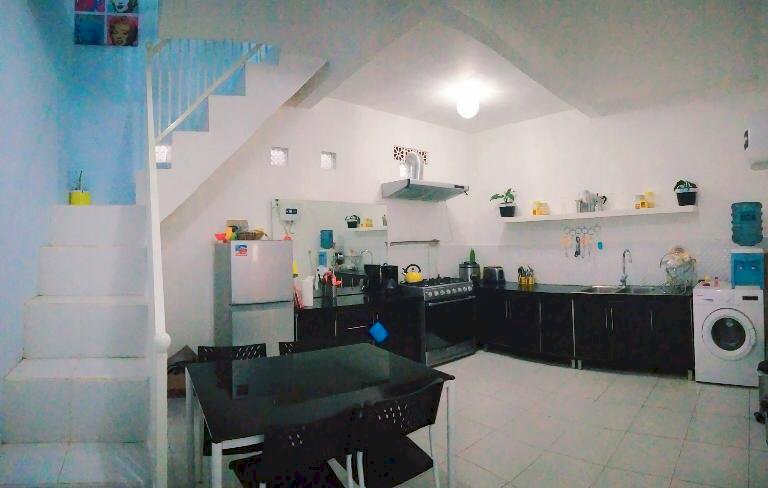 Dijual Rumah 2 Lantai Full Furnished, dekat Cassablanca Malang