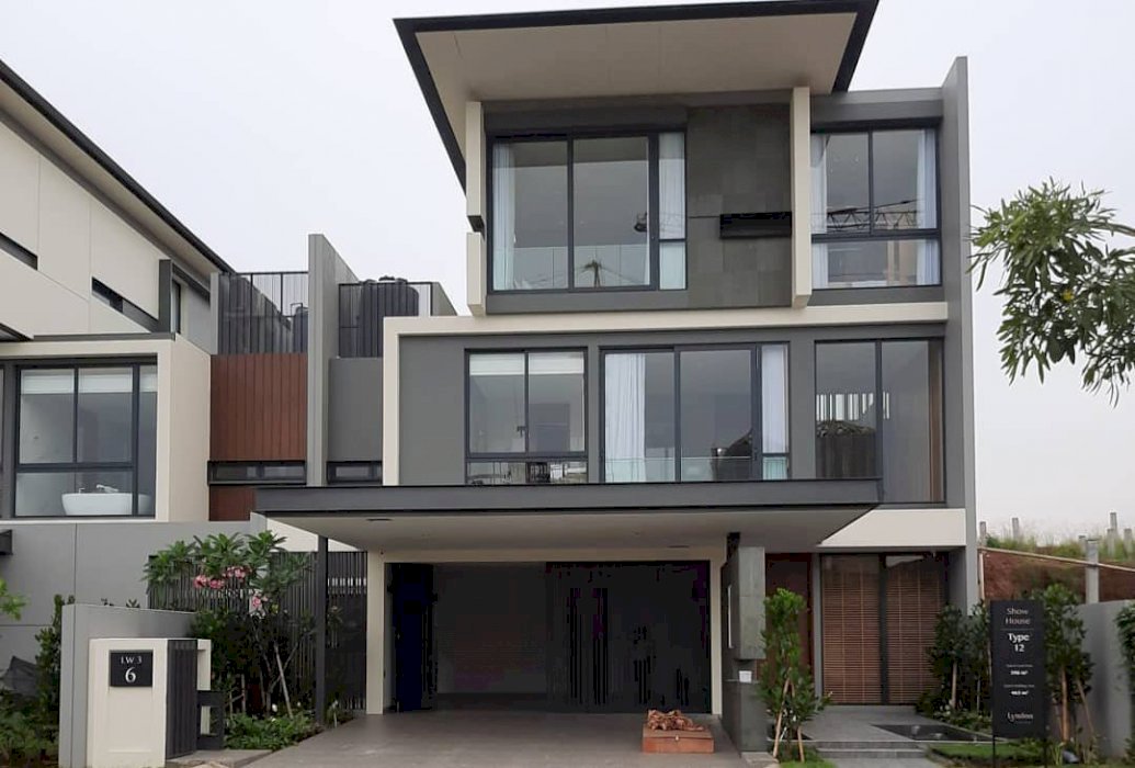 RUMAH SUPER MEWAH LYDON AT NAVAPARK BSDCITY