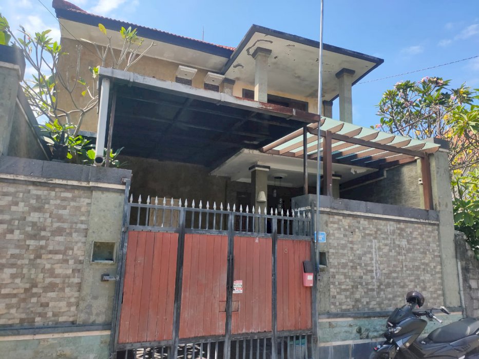Dijual rumah Lantai 2 kawasan jl sedap malam denpasar lingkungan perumahan