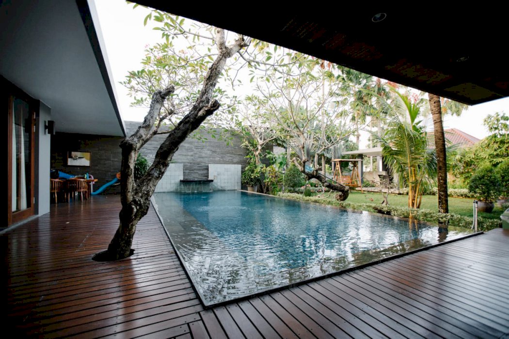 Di jual rumah style villa di gatot subroto, dekat ke buluh indah canggu