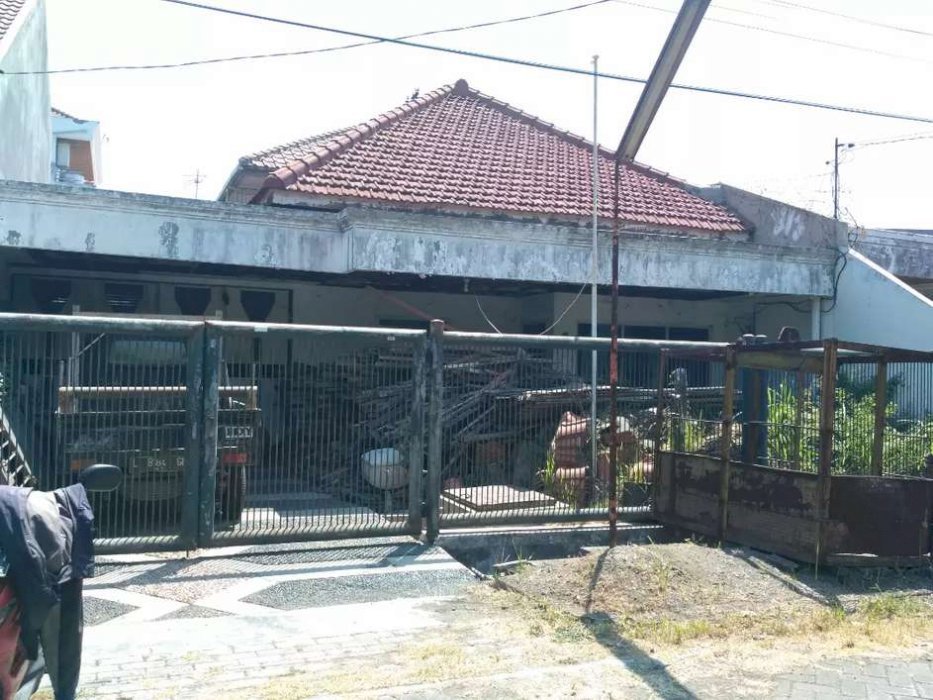 Dijual rumah hitung tanah di gayungsari barat nego sampe deal