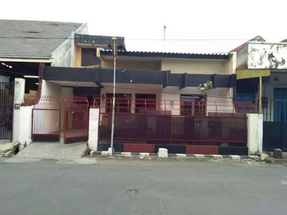 Dijual rumah siap huni di Petemon Sidomulyo