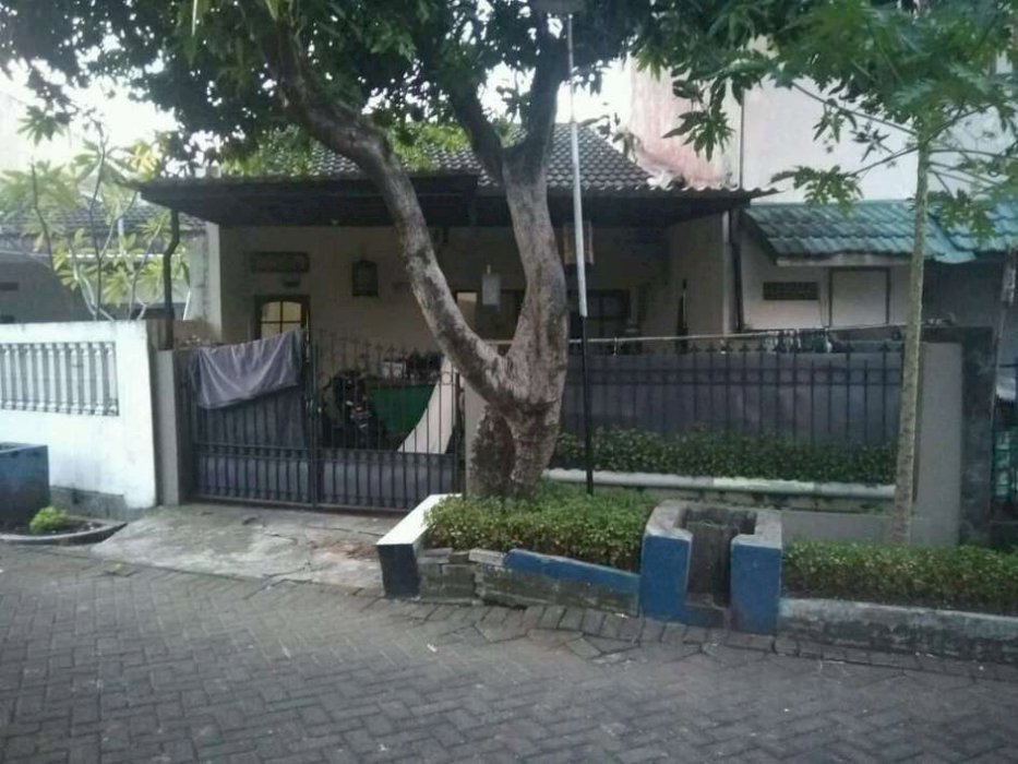 Dijual murah rumah di kutisari dekat petra