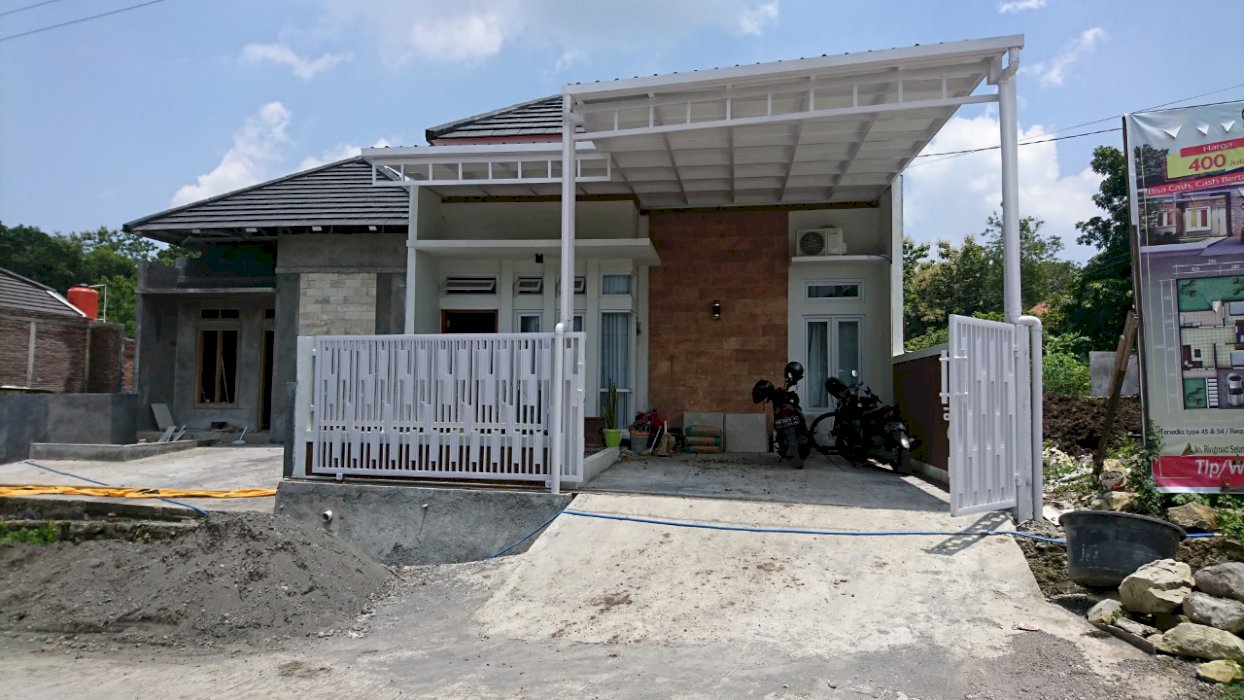 CLUSTER NIRWANA BANGUNJIWO 8, TEPI JALAN UTAMA, DEKAT SWALAYAN