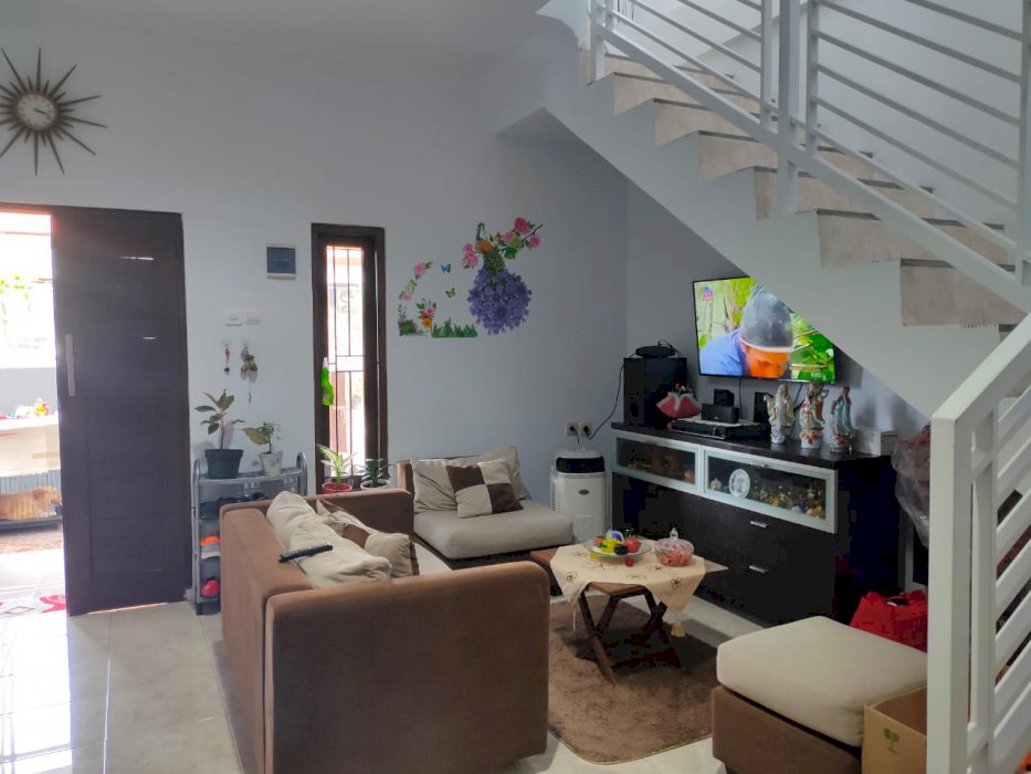 Dijual rumah Lantai 2 lingkungan Perumahan jl palapa Sidakarya