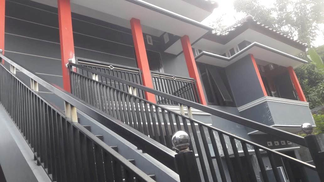 Dijual Rumah Semi Villa Lokasi Strategis dan Cocok buat Liburan