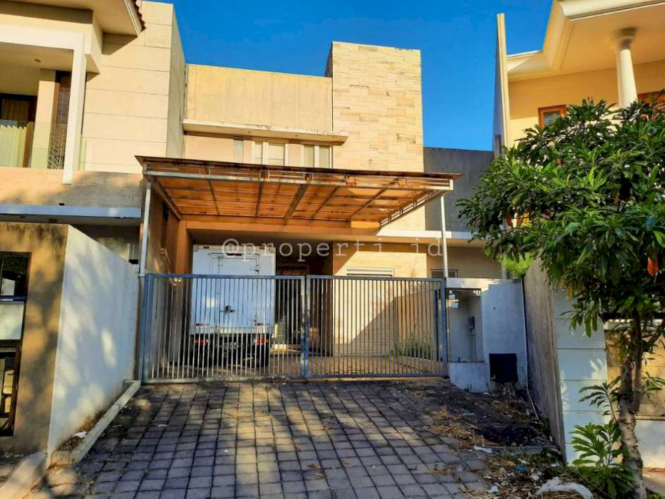 Rumah ala Resort Lingkungan Private di Perumahan Graha Famili Blok Favorit