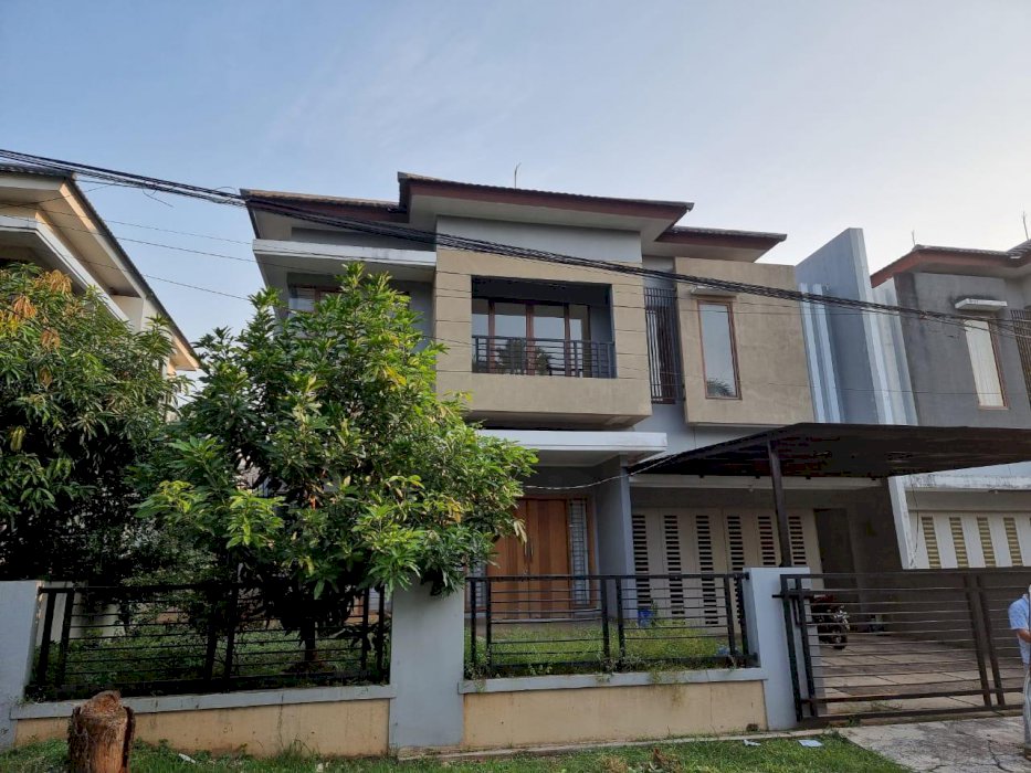 Disewakan Rumah Cantik Nan Indah Strategis Dekat Tol di BSD Serpong Tangerang