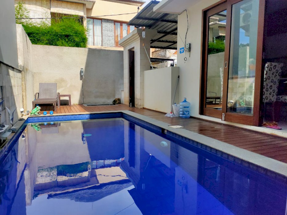 Dijual rumah model villa minimalis modern full furniture di sedap malam