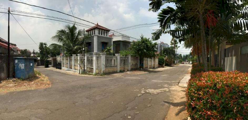 Rumah Nuansa Kampung, Udara Segar, Depan Halaman Luas