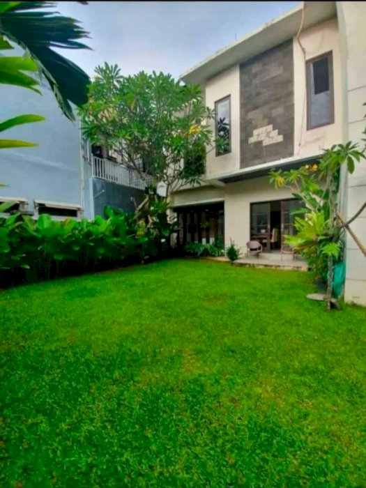 Rumah model villa lantai dekat sanur dan renon
