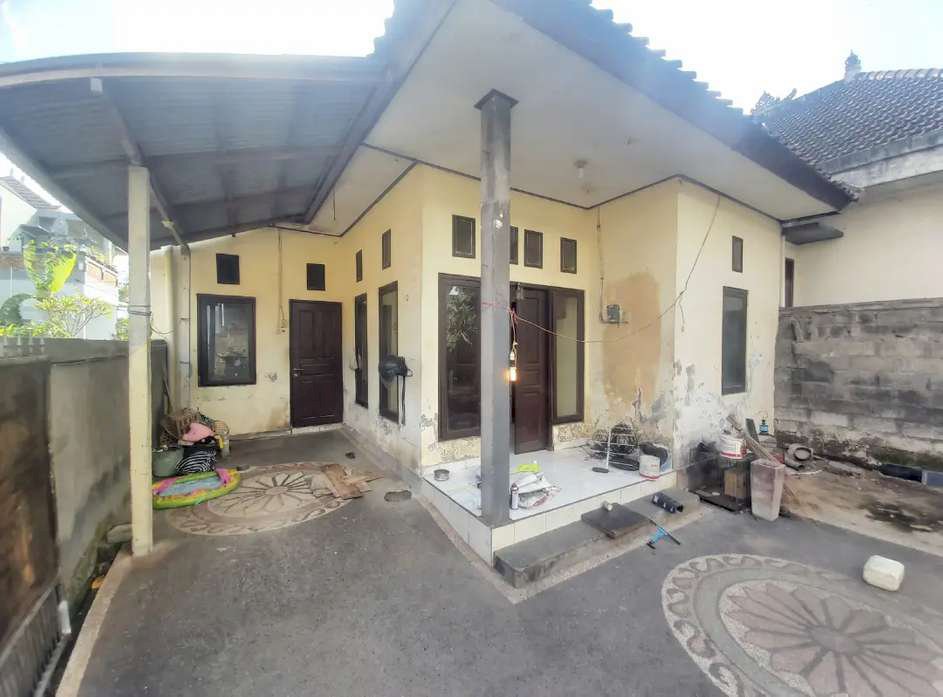 Rumah lantai 1 murah di jln suradipa