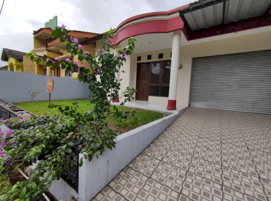  JUAL RUMAH KOMPLEK VILLA BOGOR GOLF BOGOR STRATEGIS