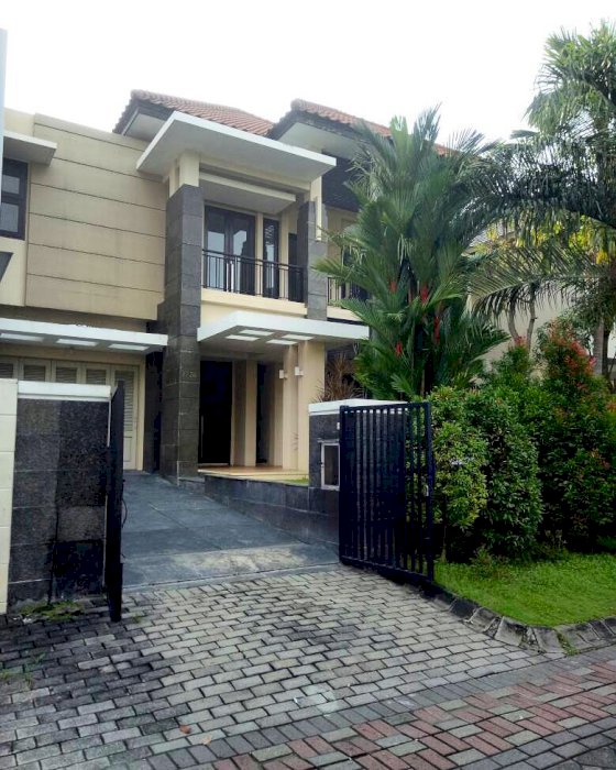 114a. Dijual rumah murah di Graha Family blok G