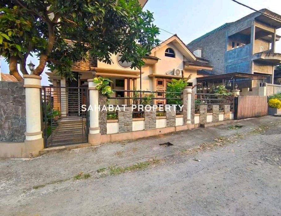 Rumah 2 lantai modern