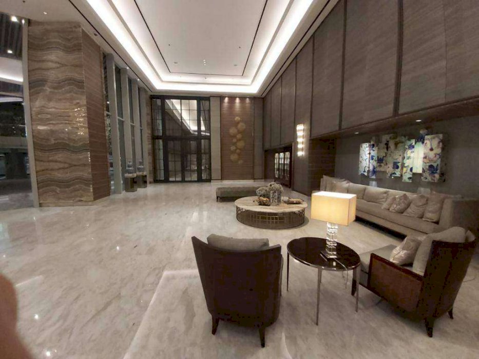 Apartemen Mewah One Icon Lokasi Diatas Tunjungan Plaza 6 Mall Lobby Super Besar