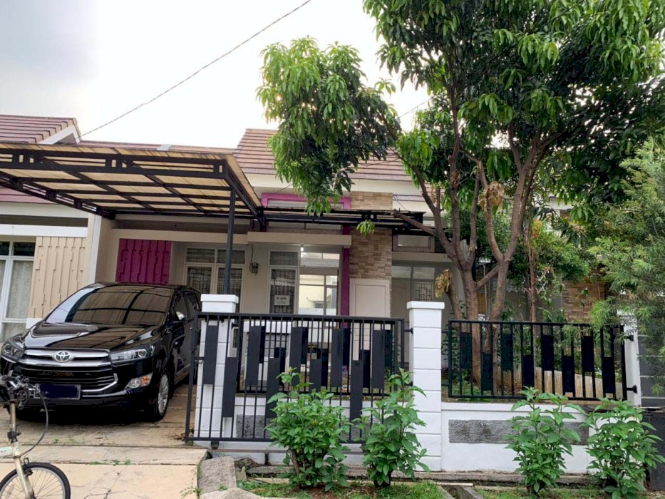 Dijual rumah siap huni dekat gerbang tol BORR di bukit Cimanggu city