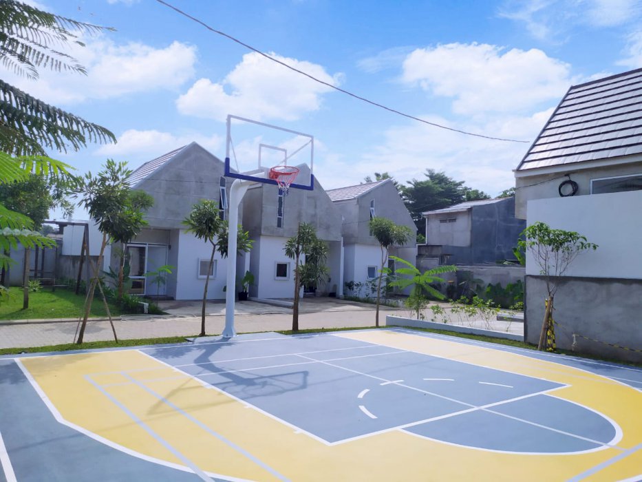 Rumah Minimalis Ada Mezzanin Ada Play Ground & Lap. Basket di Sukatani