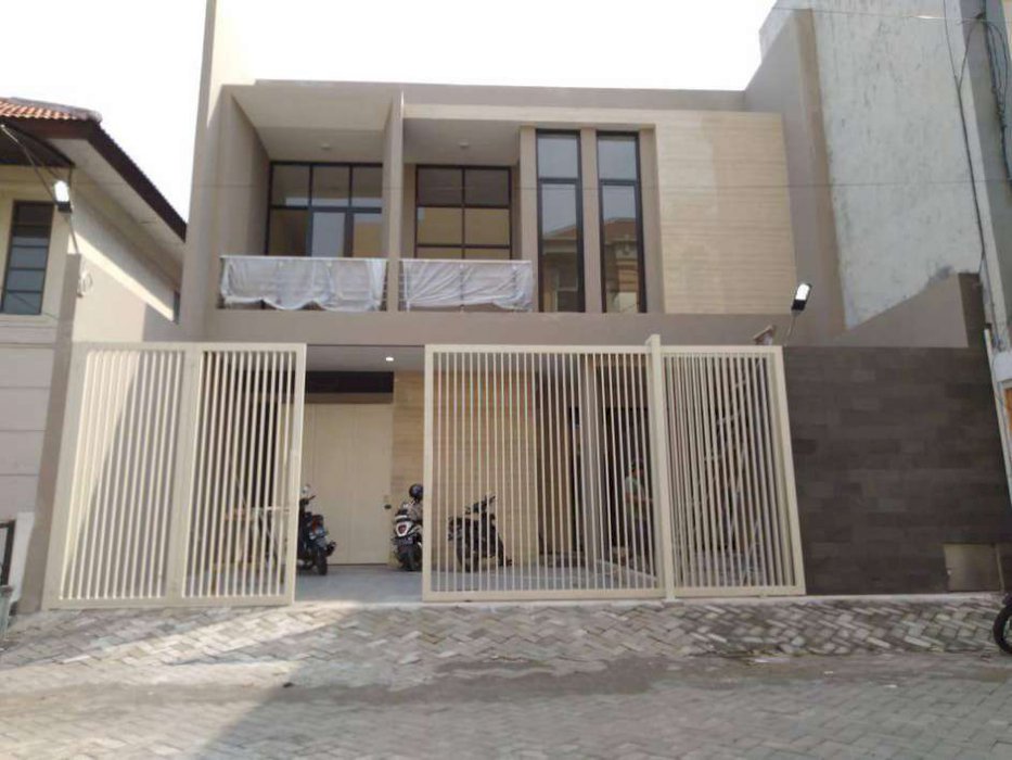 952. Dijual rumah murah new gress 2 lantai Jalan Panjang Jiwo Surabaya