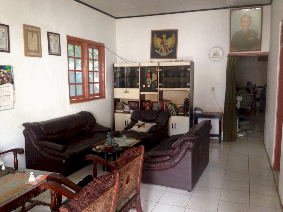 Jual cepat 2 unit rumah +4 unit ruko