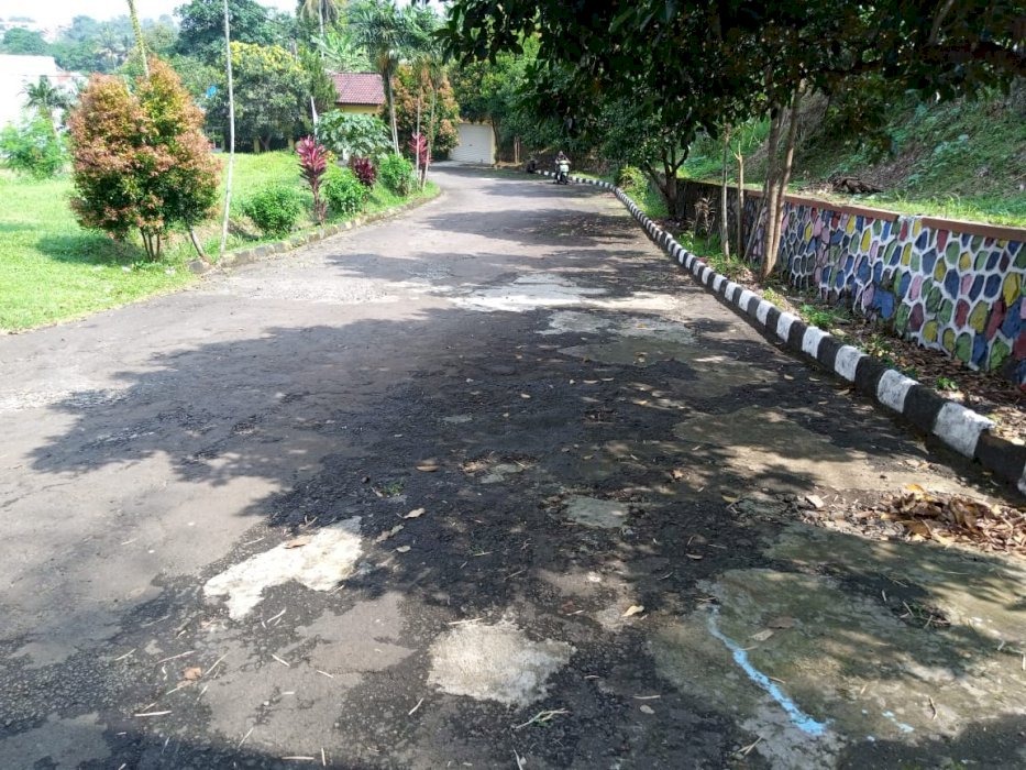 Rumah minimalist di tengah kota