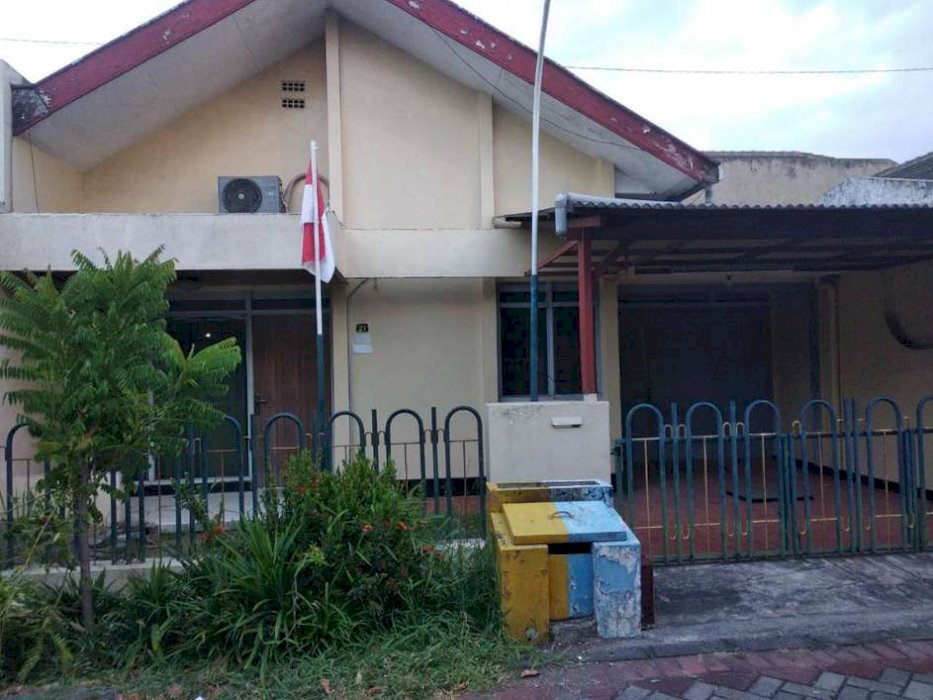 873. Dijual murah rumah di Taman Menanggal Indah Surabaya Selatan