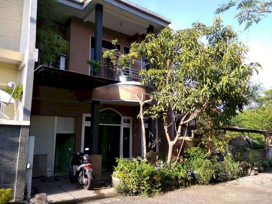 846. Dijual rumah murah 2.5 lantai di Gunung Anyar Emas Surabaya