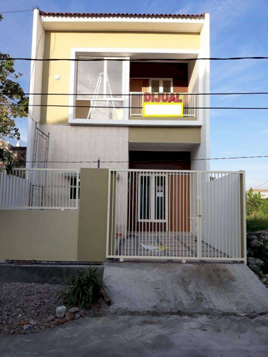 818. Dijual rumah murah 2 lantai di Citra Padova, Sidoarjo