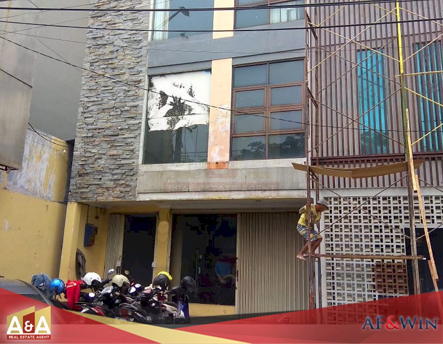 Ruko Lokasi Strategis Surabaya