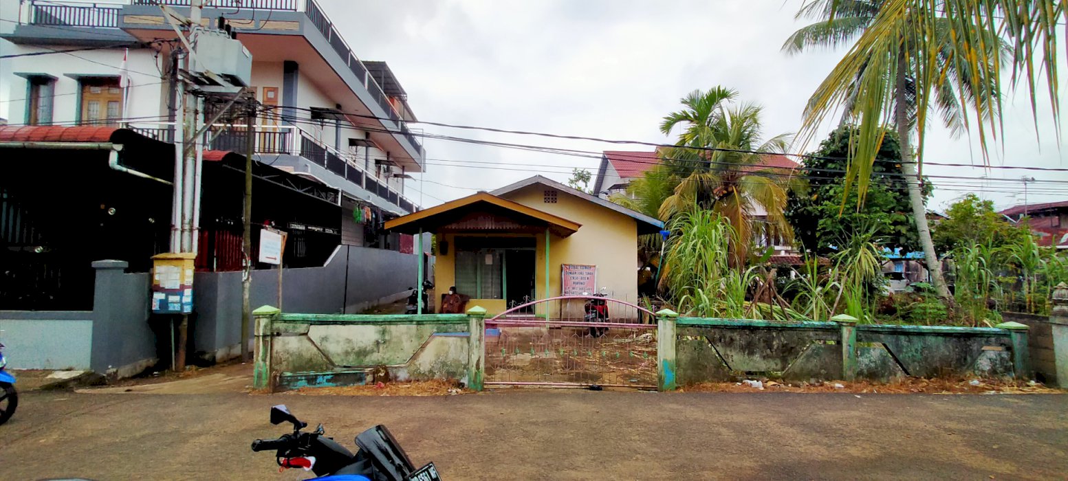 Di jual rumah ples tanah