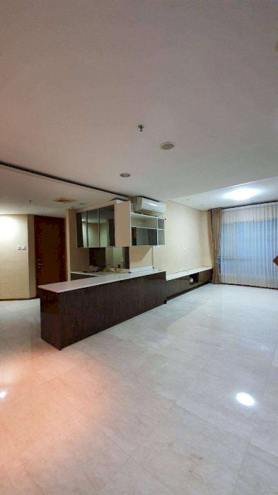 Apartemen Waterplace Tower D Tipe 3BR Private Lift Dekat Pakuwon Mall Orchard