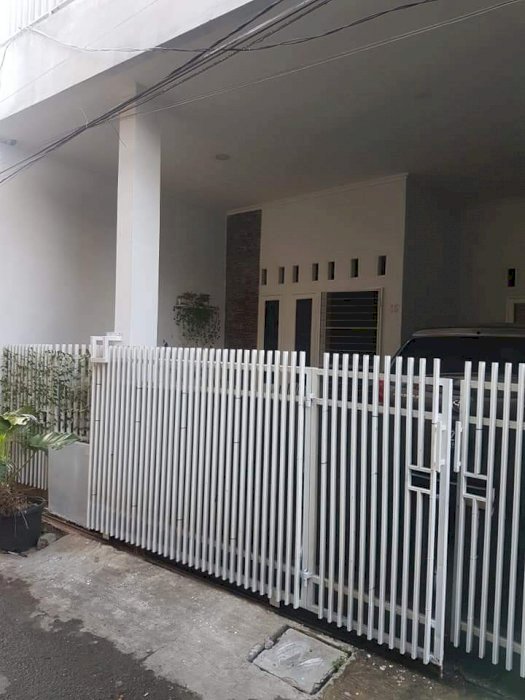 Dijual Rumah Putih Bersih Harga Miring Daerah Kembangan Utara, Jakarta Barat