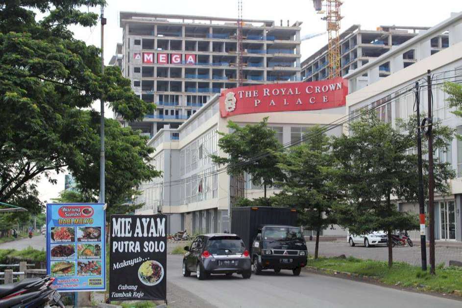 695. Dijual RUKO murah ROYAL CROWN PALACE, Jl Anwar 2Hamzah, Sidoarjo