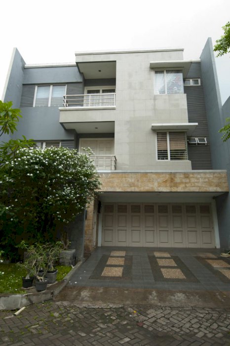 Kondo menara Kelapa gading lt 220 m2 di cluster villa , jakarta utara