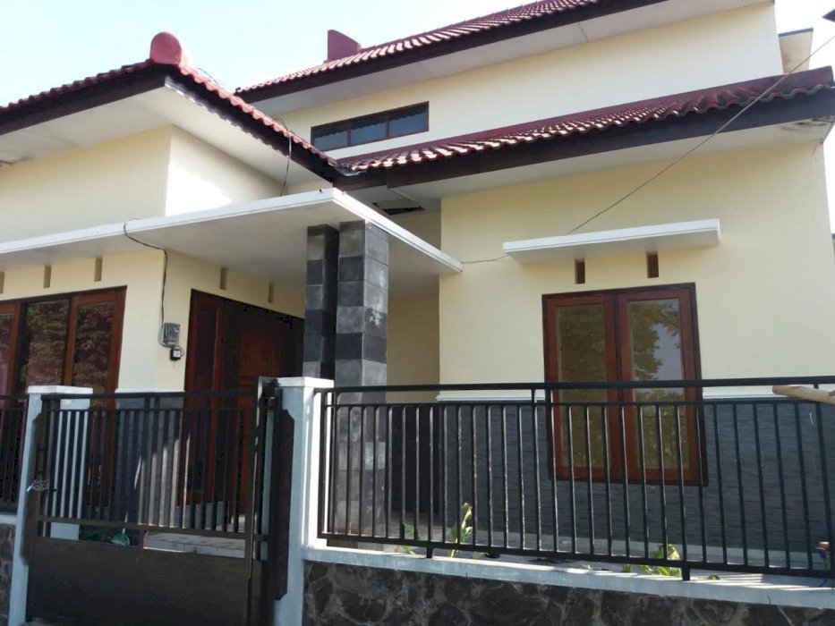  BU: Rumah 2 lantai Joyoagung Malang, posisi pojok.