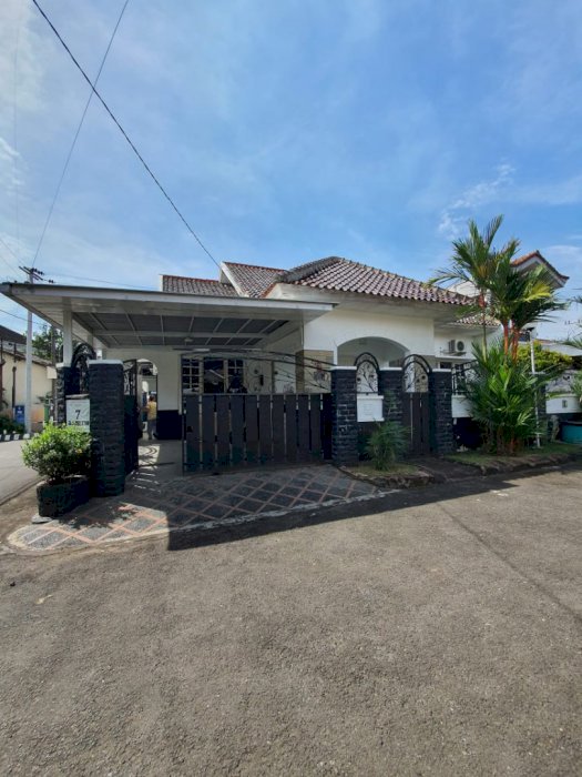 Rumah Mewah di Srondol Semarang