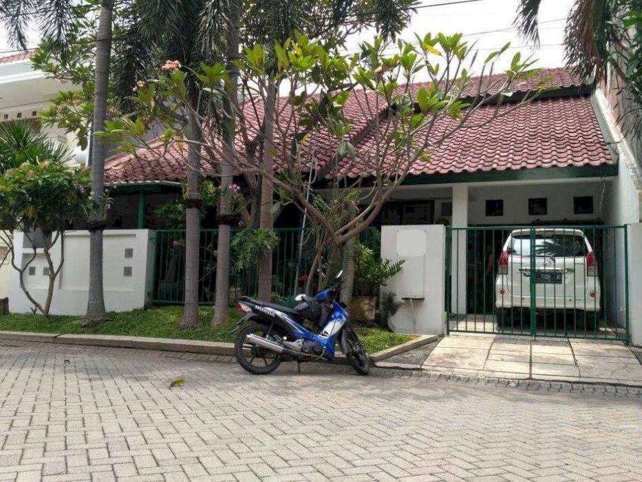 280.Dijual murah rumah di Galaxy Bumi Permai - Araya I